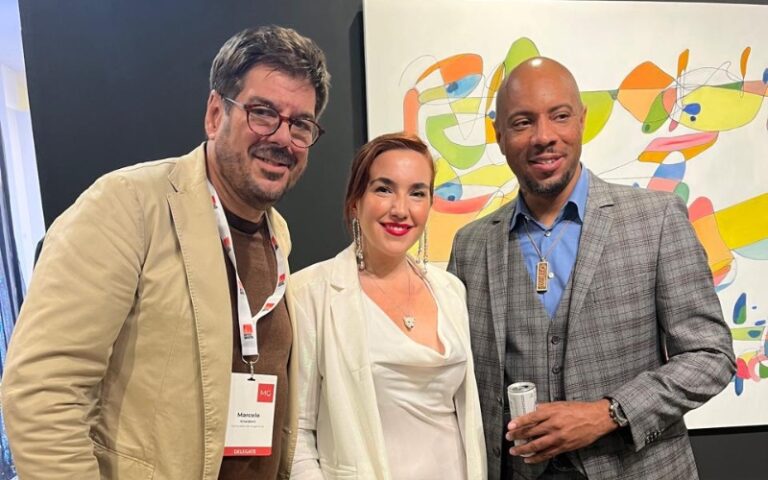 La delegación argentina en CA, con Chicas Guapas y Ottera