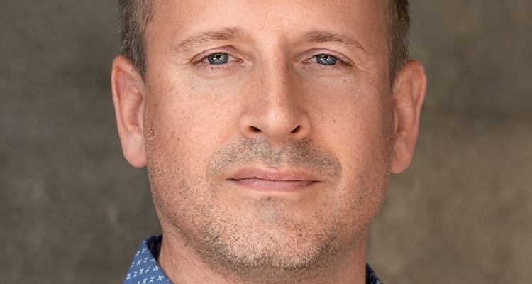 Newsflare: the economics of mass-niche